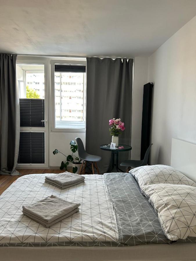 Mieszkanie Przymorze Kolobrzeska Apartment Гданск Екстериор снимка
